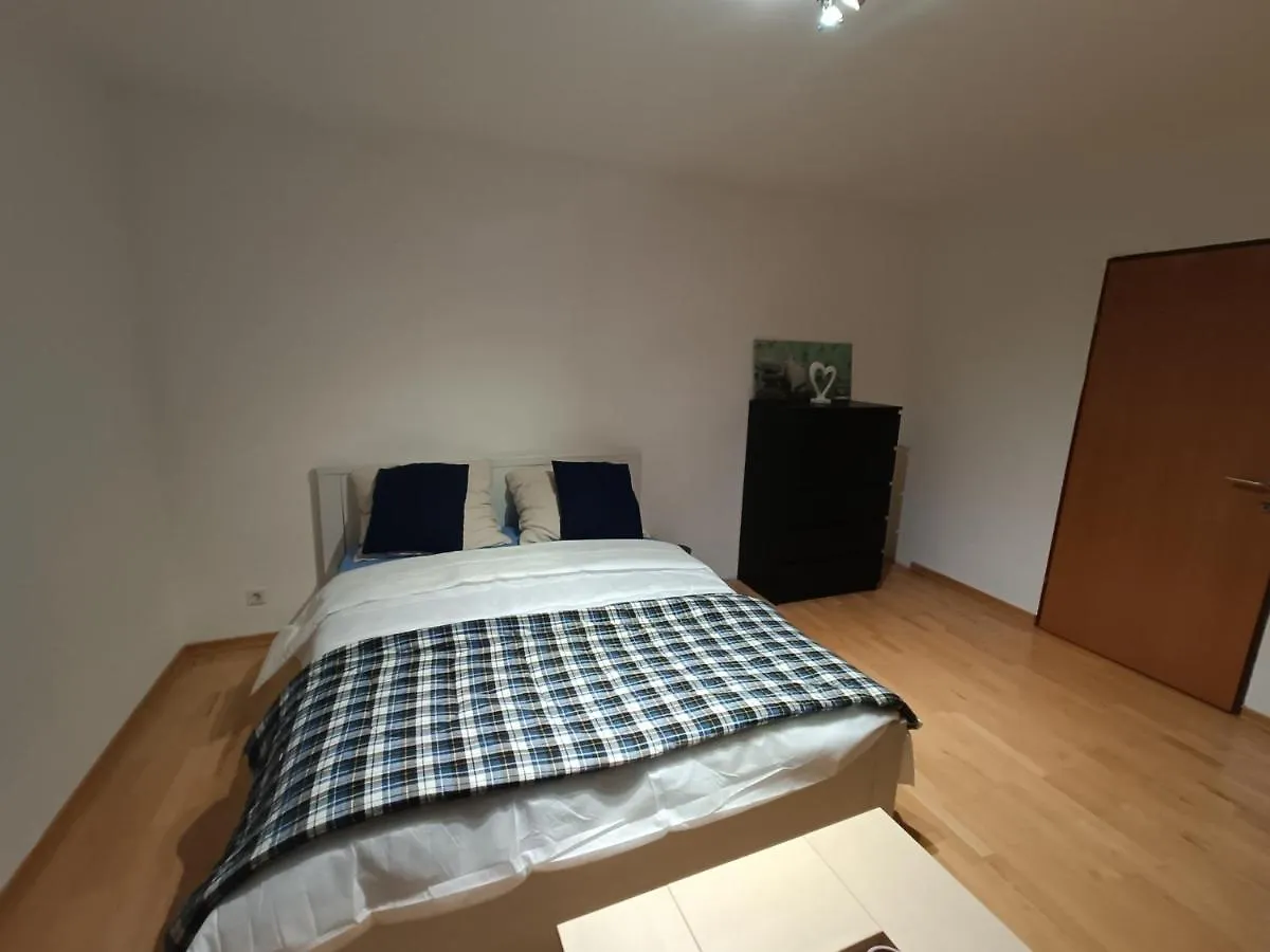 Sunny Room In Sunny House In A Quiet Location Viena Austria